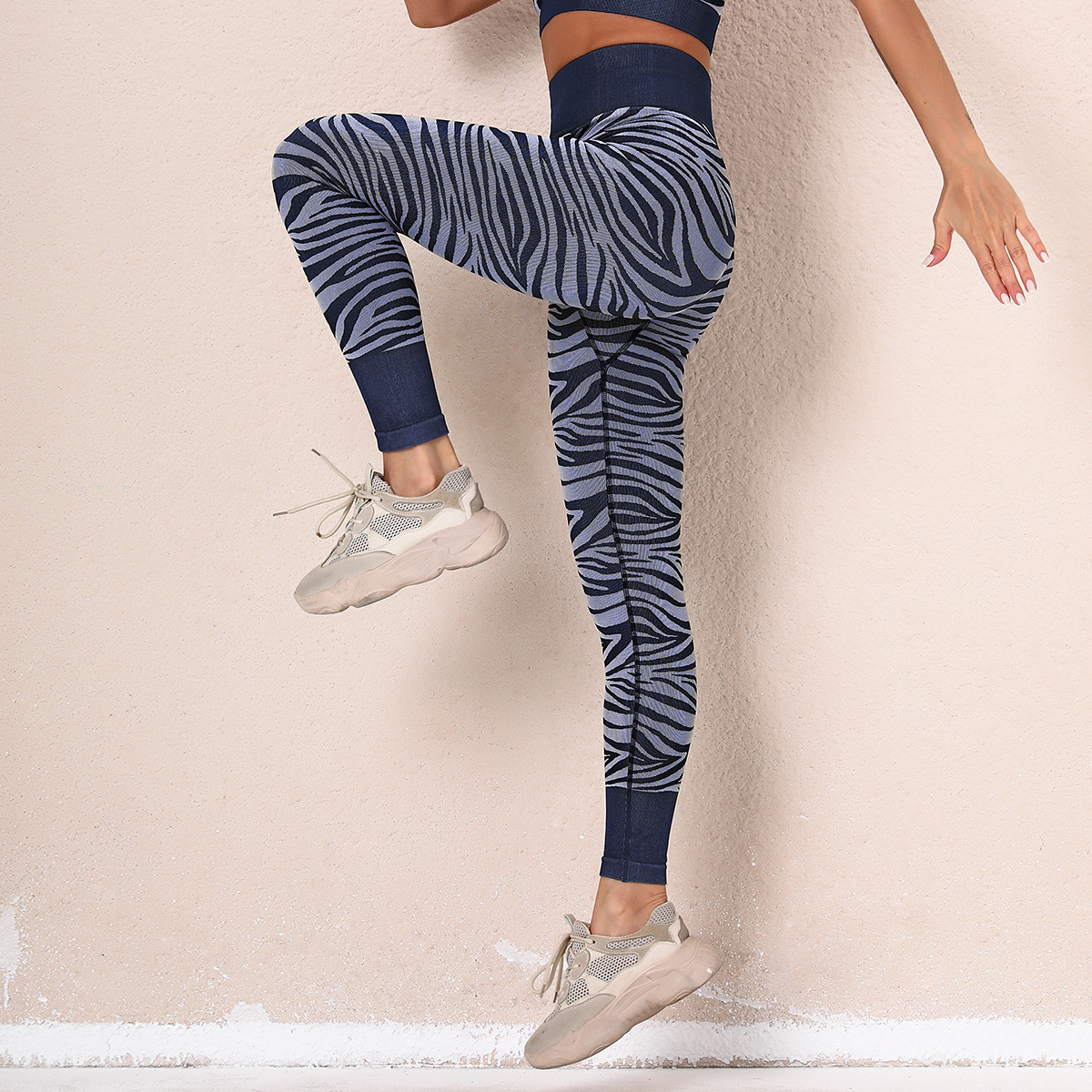 https://www.fitness-tool.com/wholesale-seamless-stripe-colorblock-yoga-pants-stay-ahead-in-the-global-fitness-market-zhihui-product