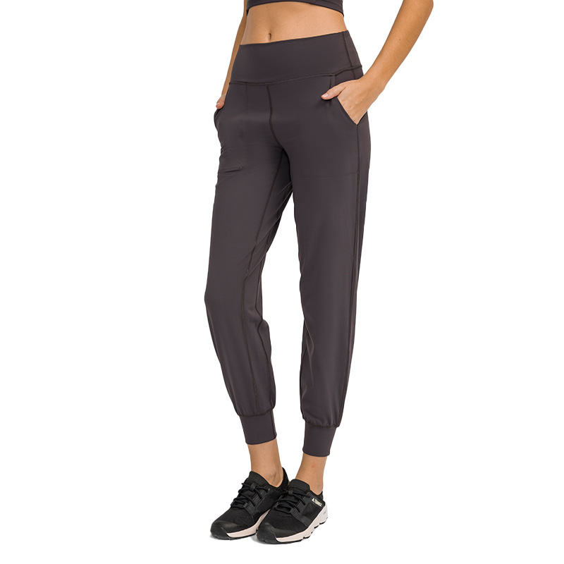 https://www.fitness-tool.com/loose-yoga-pants-with-pockets-product/